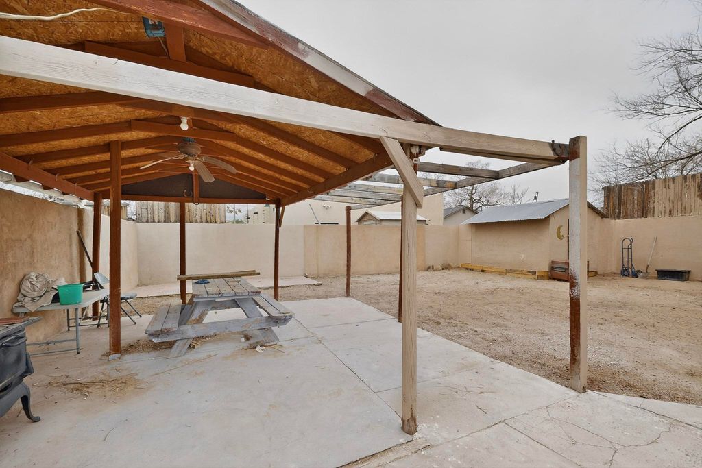 Image 38 of property listing at 4115 5th Street NW, Albuquerque, NM 87107