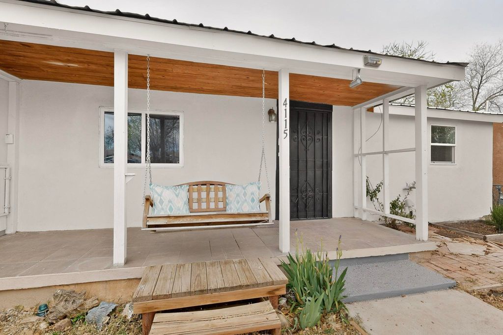 Image 4 of property listing at 4115 5th Street NW, Albuquerque, NM 87107