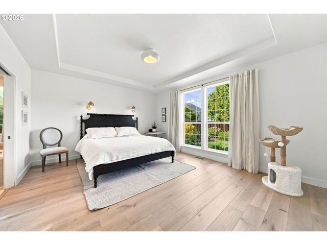 12132 HAZEL PARK Dr, Oregon City, OR 97045