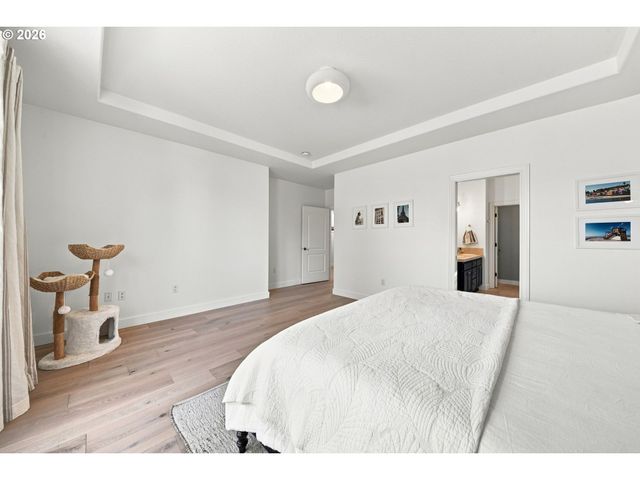 12132 HAZEL PARK Dr, Oregon City, OR 97045