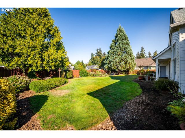 12132 HAZEL PARK Dr, Oregon City, OR 97045