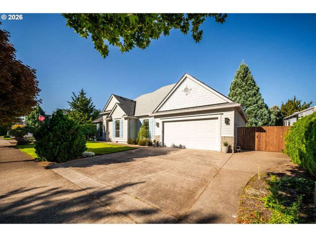 12132 HAZEL PARK Dr, Oregon City, OR 97045