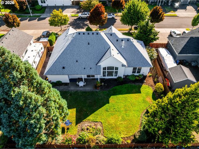 12132 HAZEL PARK Dr, Oregon City, OR 97045