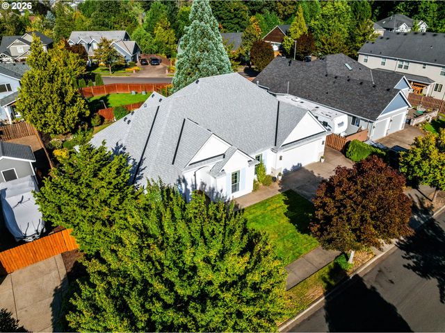 12132 HAZEL PARK Dr, Oregon City, OR 97045