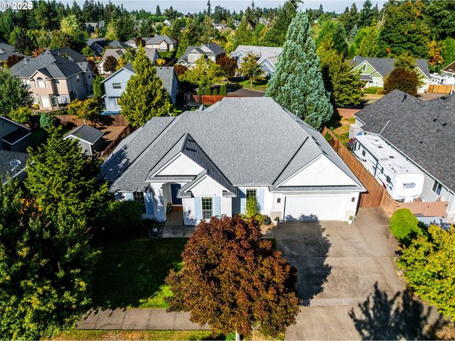 12132 HAZEL PARK Dr, Oregon City, OR 97045