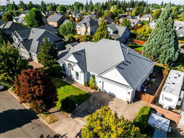 12132 HAZEL PARK Dr, Oregon City, OR 97045