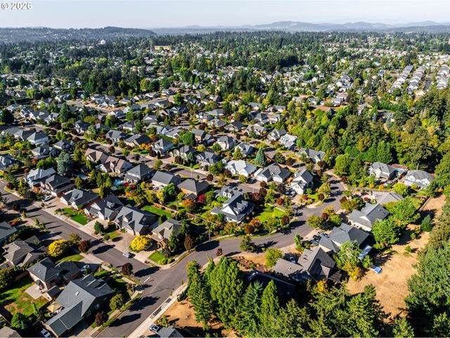 12132 HAZEL PARK Dr, Oregon City, OR 97045