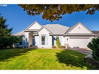 12132 HAZEL PARK Dr, Oregon City, OR 97045