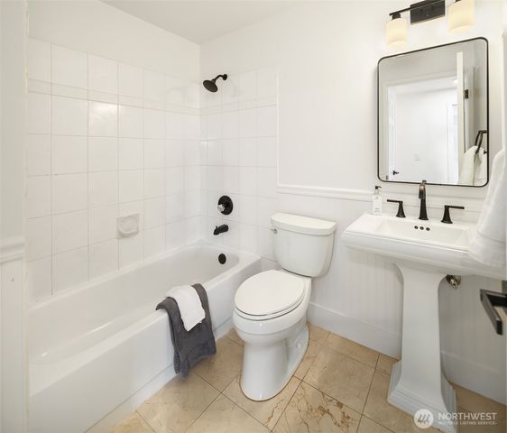 9215 Odin Way, Bothell, WA 98011