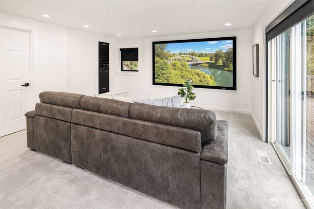 9215 Odin Way, Bothell, WA 98011