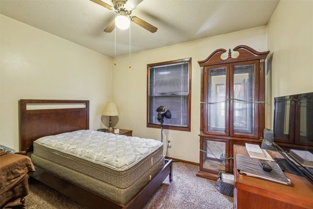 930 Emma Avenue, Des Moines, IA 50315