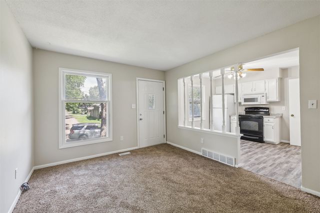 930 Emma Avenue, Des Moines, IA 50315