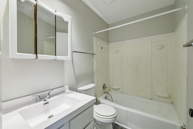 930 Emma Avenue, Des Moines, IA 50315