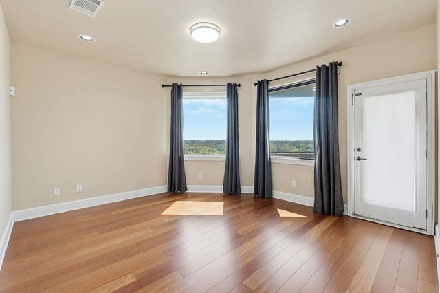 6533 E Hill DR 5, Austin, TX 78731