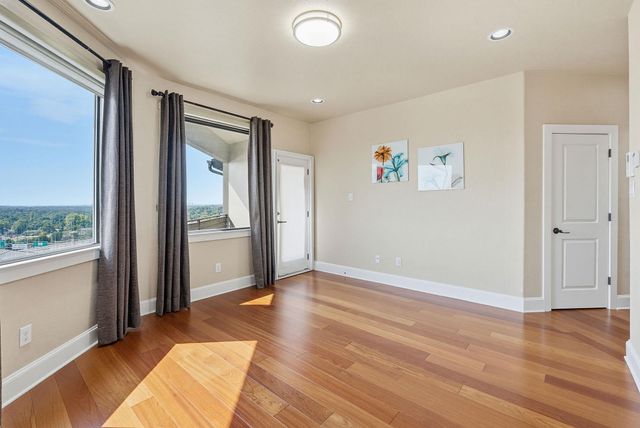 6533 E Hill DR 5, Austin, TX 78731
