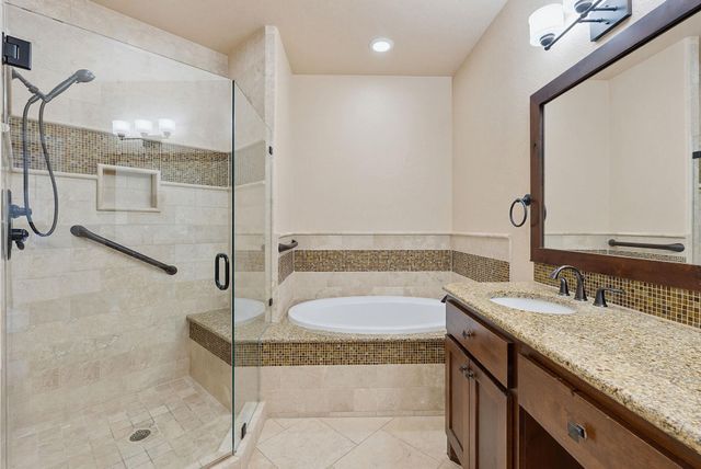 6533 E Hill DR 5, Austin, TX 78731