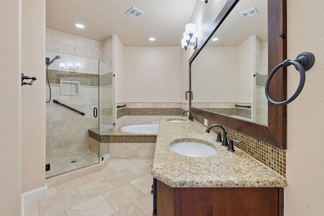6533 E Hill DR 5, Austin, TX 78731