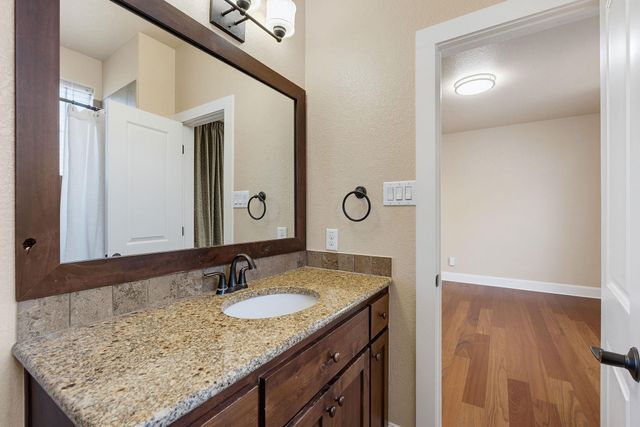 6533 E Hill DR 5, Austin, TX 78731