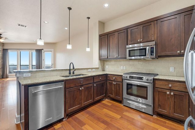 6533 E Hill DR 5, Austin, TX 78731
