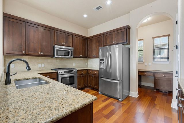 6533 E Hill DR 5, Austin, TX 78731