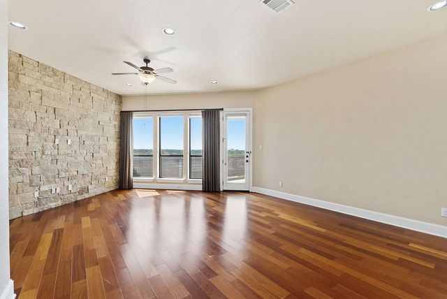 6533 E Hill DR 5, Austin, TX 78731
