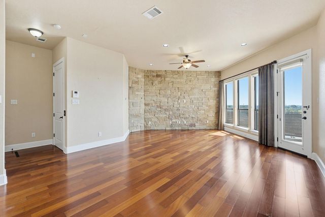 6533 E Hill DR 5, Austin, TX 78731
