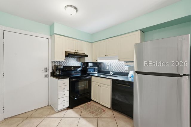 45 Folly Field Rd Apt 21E, Hilton Head Island, SC 29928