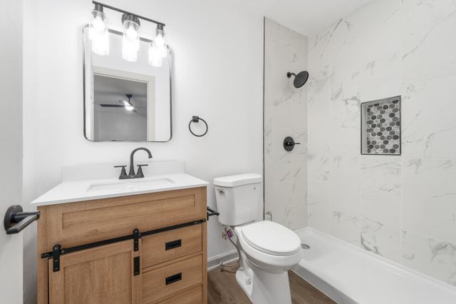 218 W Aaron Dr, Andover, KS 67002