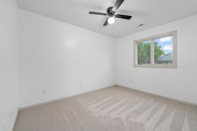 218 W Aaron Dr, Andover, KS 67002