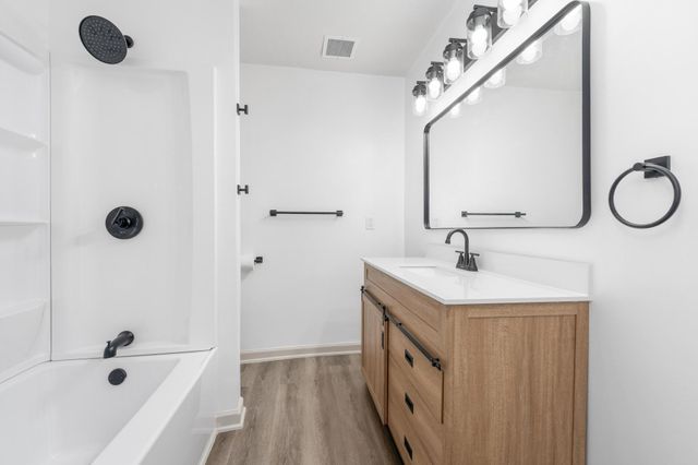 218 W Aaron Dr, Andover, KS 67002