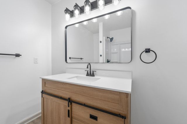 218 W Aaron Dr, Andover, KS 67002