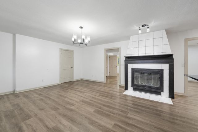 218 W Aaron Dr, Andover, KS 67002