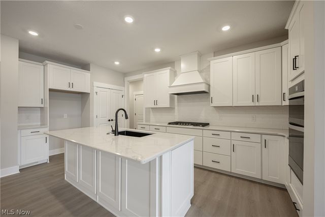 773 Rock Harbor, Avon Lake, OH 44012