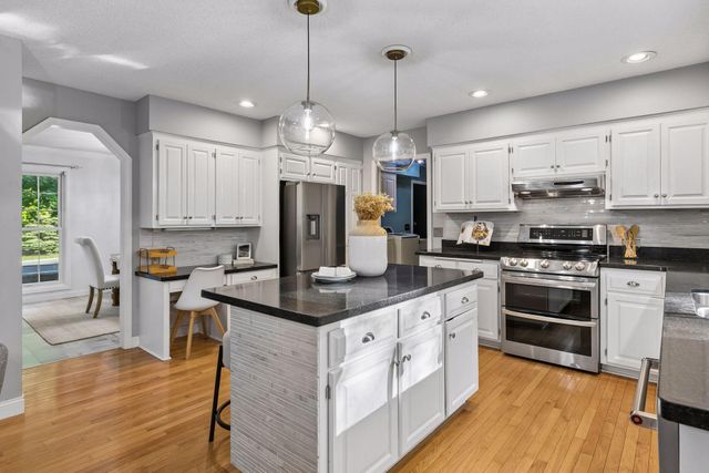 4747 Burr Oak Street, Eagan, MN 55122