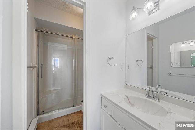 160 Overlook Avenue 2C, Hackensack, NJ 07601
