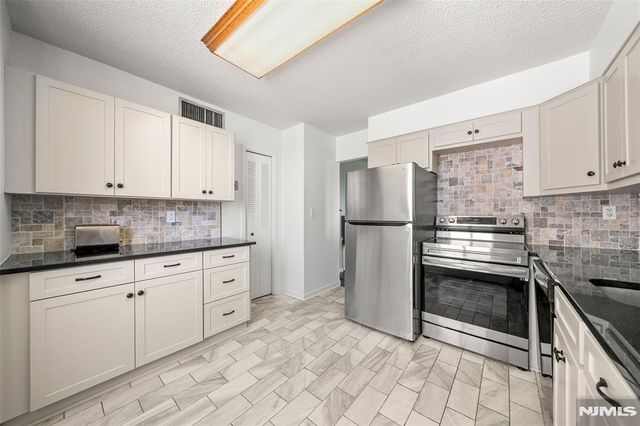 160 Overlook Avenue 2C, Hackensack, NJ 07601