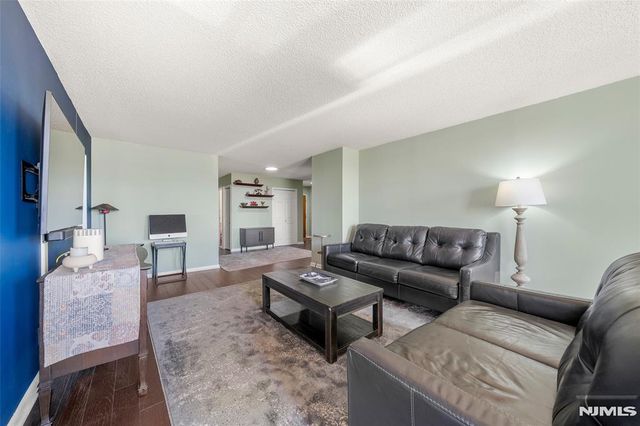 160 Overlook Avenue 2C, Hackensack, NJ 07601