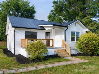 55 Scates Street, Waynesville, NC 28786