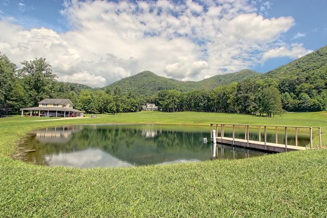 299 Old Homestead Lane, Hayesville, NC 28904
