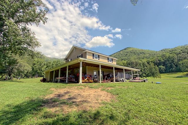 299 Old Homestead Lane, Hayesville, NC 28904