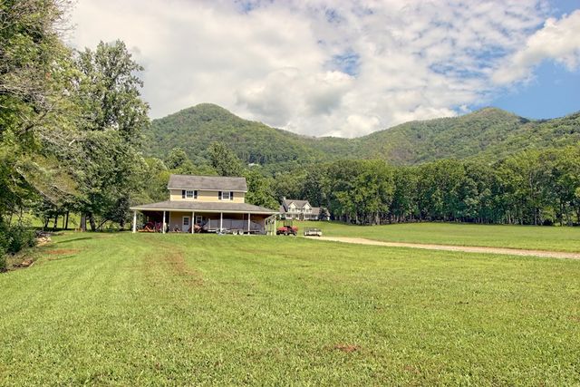 299 Old Homestead Lane, Hayesville, NC 28904