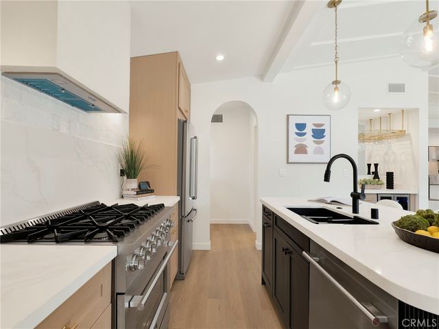 17156 Bullock, Encino, CA 91316