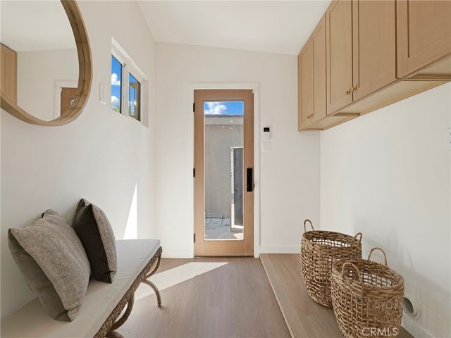 17156 Bullock, Encino, CA 91316