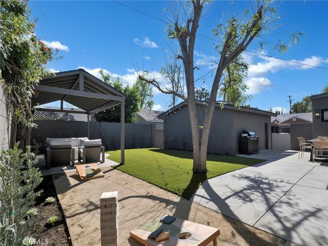17156 Bullock, Encino, CA 91316