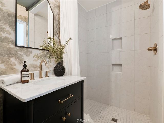 17156 Bullock, Encino, CA 91316