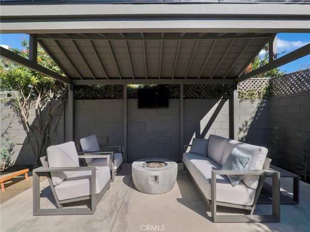 17156 Bullock, Encino, CA 91316