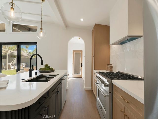 17156 Bullock, Encino, CA 91316