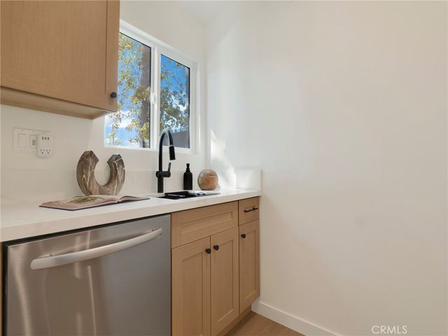 17156 Bullock, Encino, CA 91316