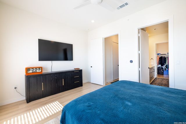 719 E Locust St Unit 4110, San Antonio, TX 78212