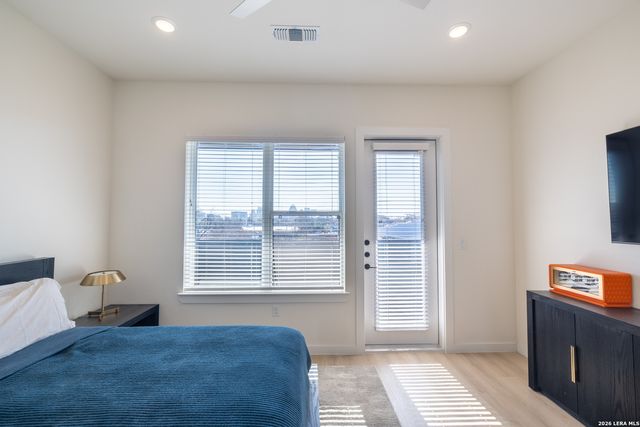 719 E Locust St Unit 4110, San Antonio, TX 78212